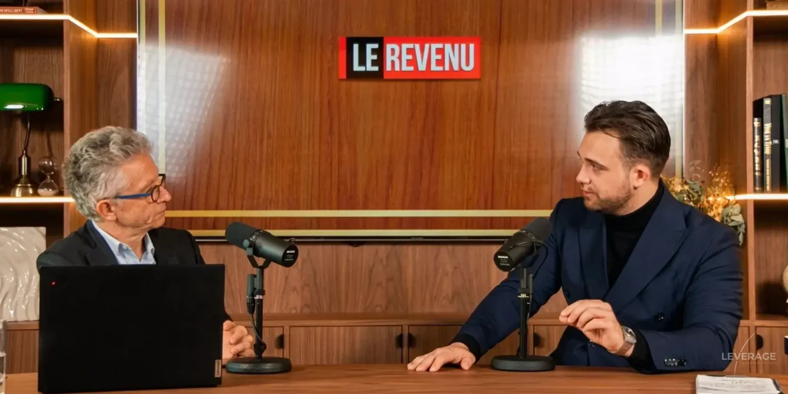 Bastien Puccini interviewé sur le plateau du Revenu